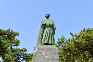 高知県で働く薬剤師の平均年収・時給は？